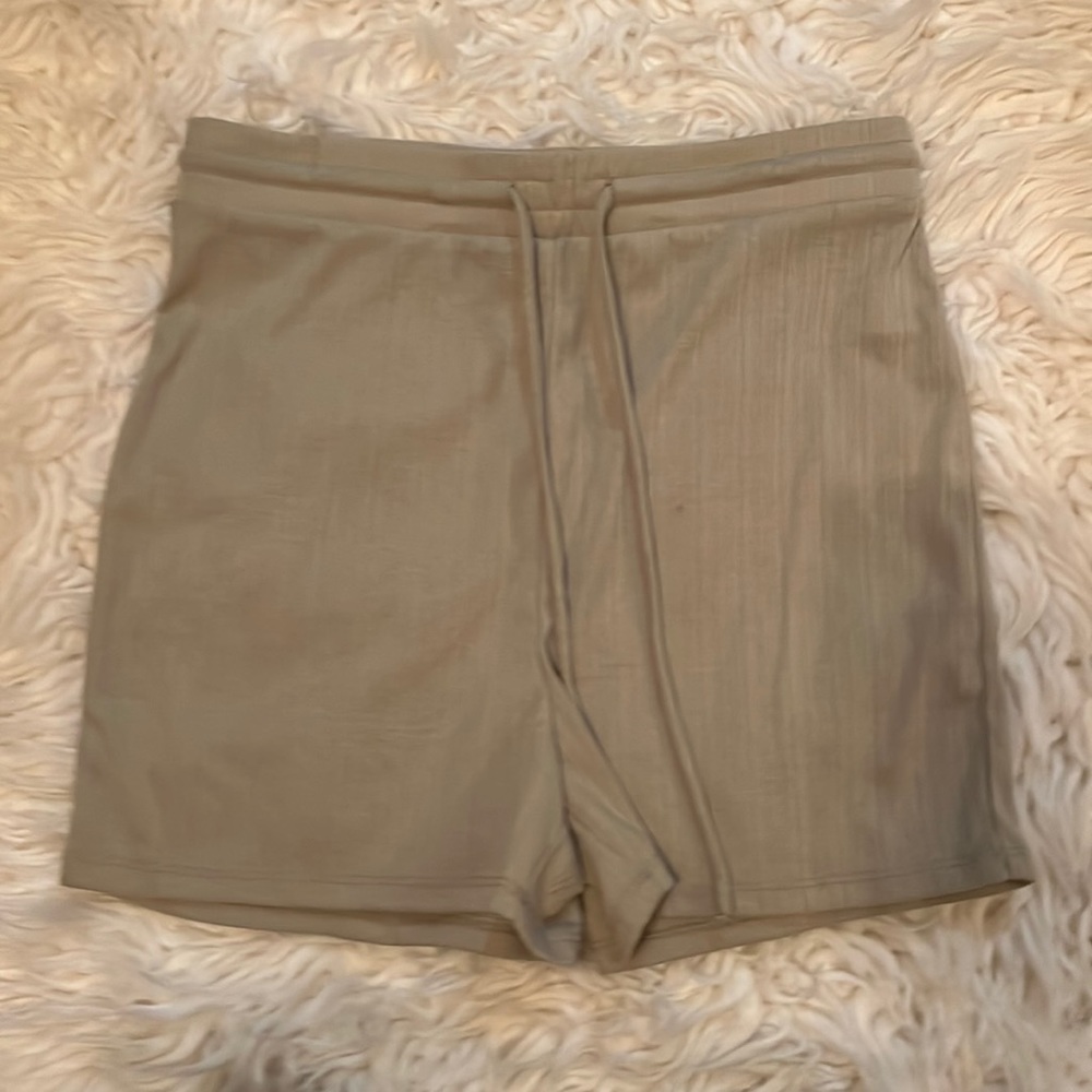 FOREVER21 light green shorts
